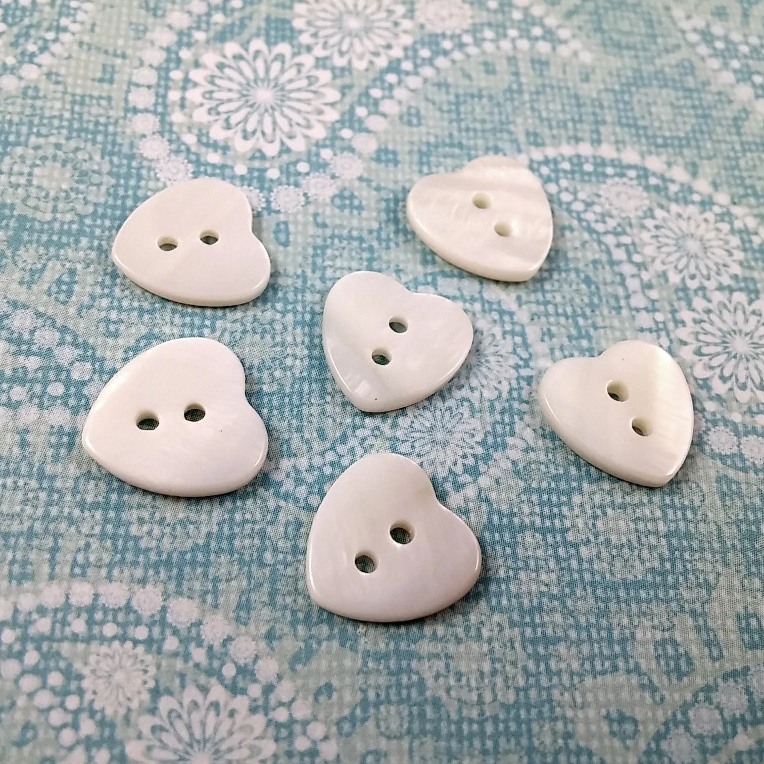 6 white heart buttons - Mother of Pearl Shell Buttons 12mm