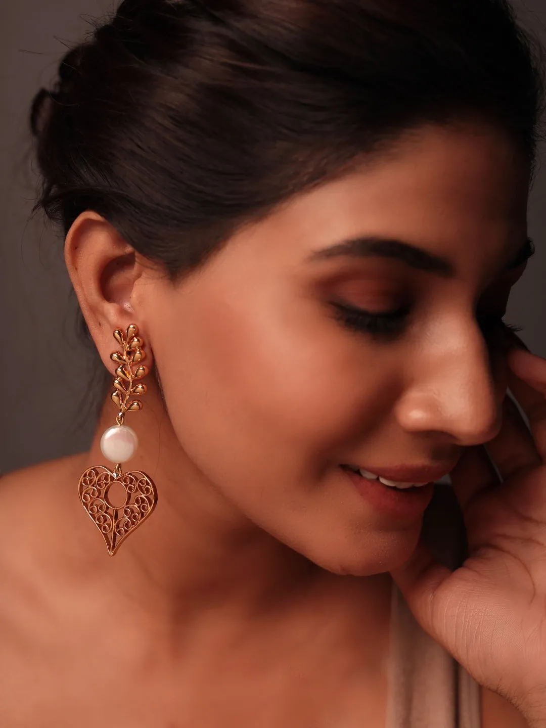 Qaasid-Ae-Uns Earrings